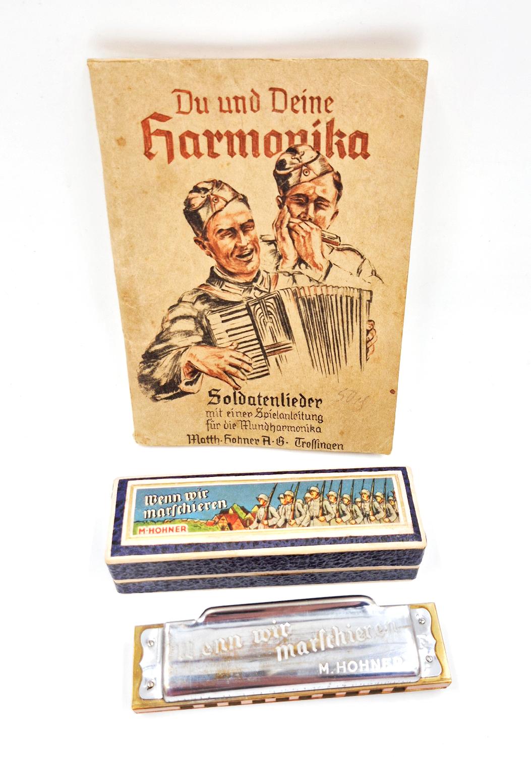 militaria : Harmonica allemand WW2 + livret chants et partitions
