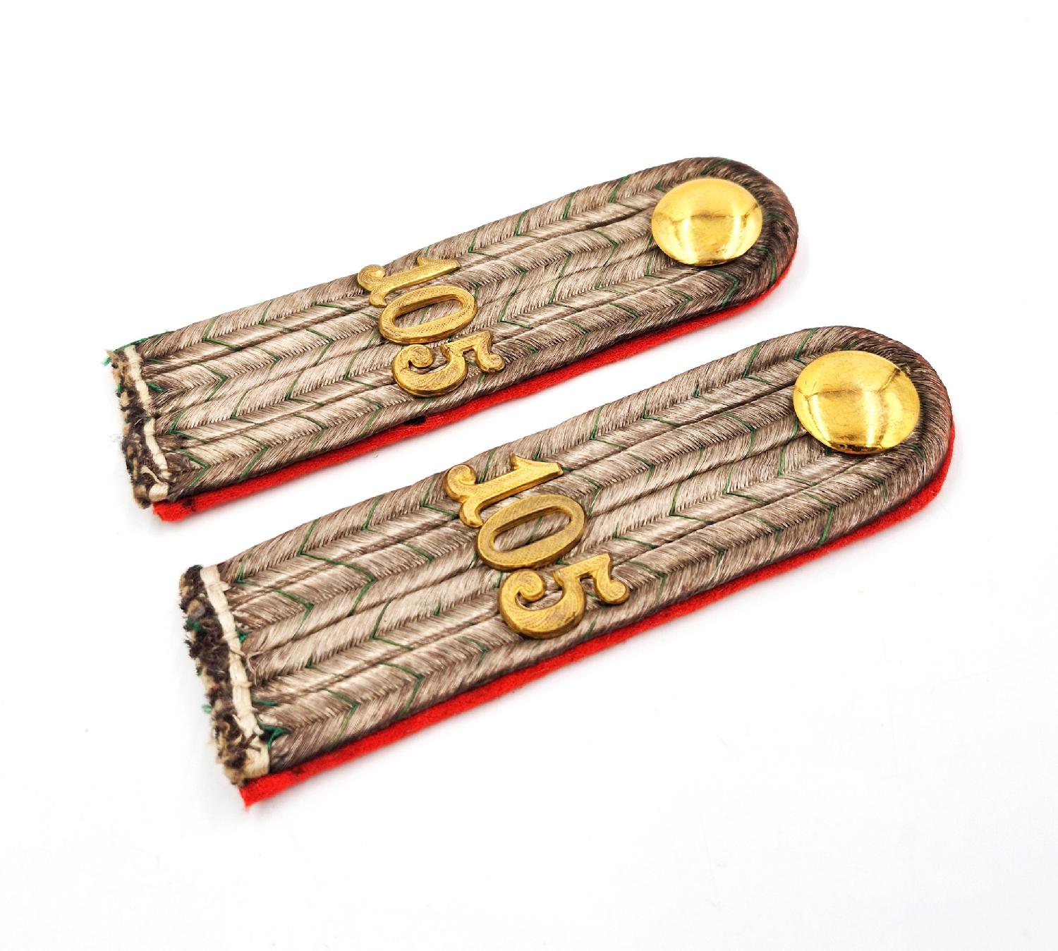 militaria : Paire de pattes d'épaule Officier Saxon 105.R