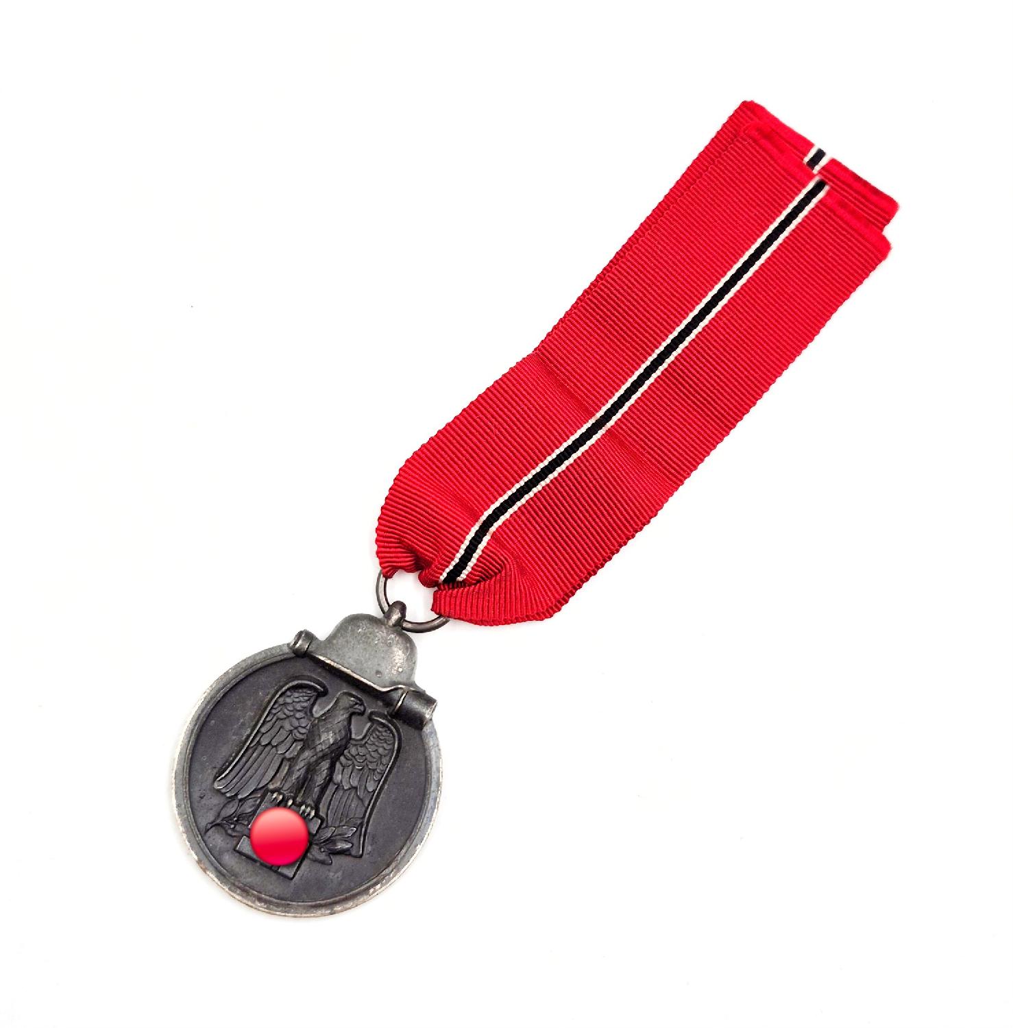 militaria : Médaille  allemande Front de l'Est