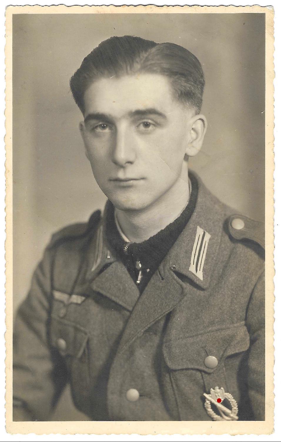 militaria : Portrait jeune soldat allemand décoré Infanterie Sturmabzeichen