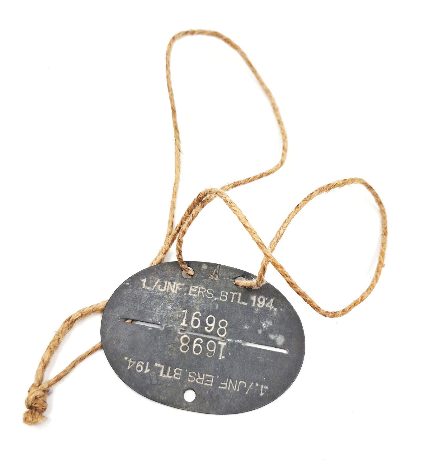 militaria : Plaque d'identité allemande WW2 Infanterie Ersatz Bataillon 194