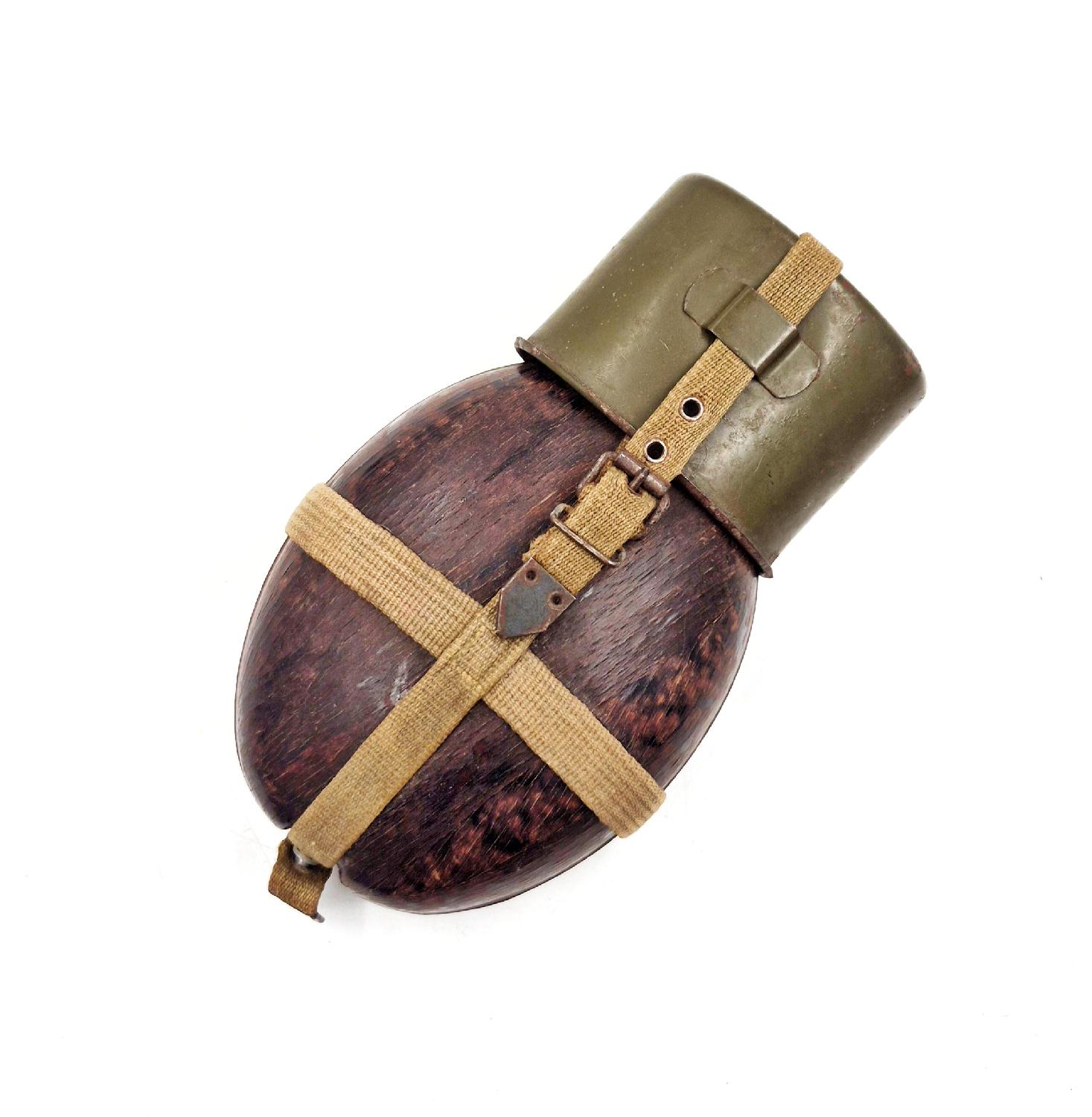 militaria : Gourde coco 1943 compléte