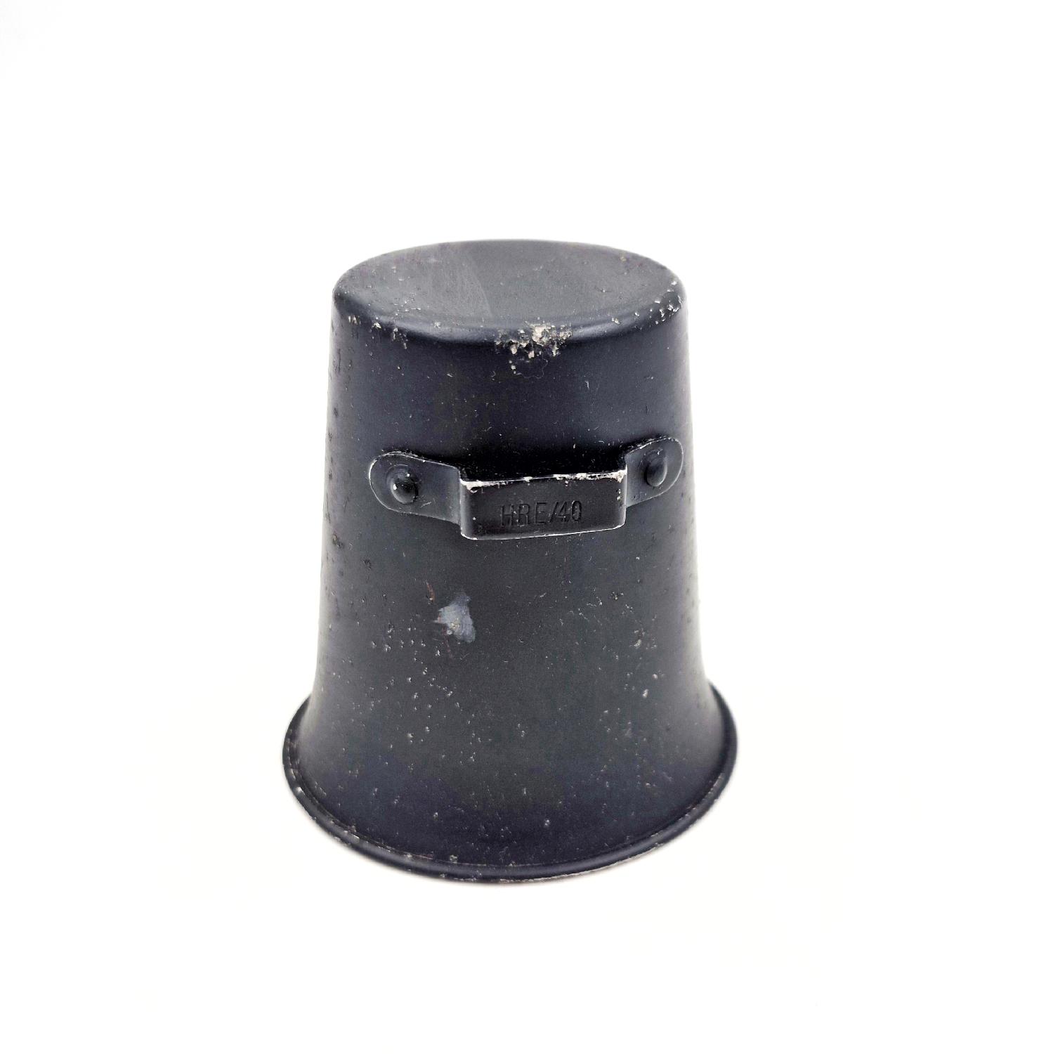 militaria : Quart HRE/40 pour bidon infirmier ou Gebirsjäger